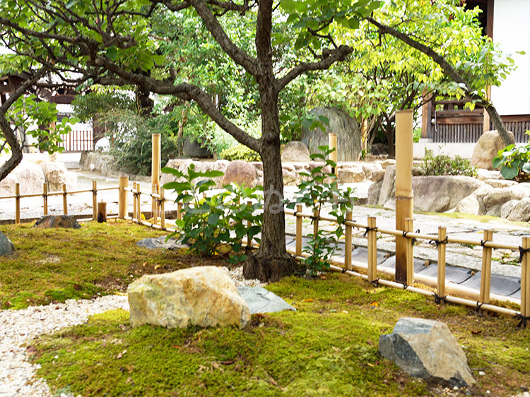 銀山寺墓地