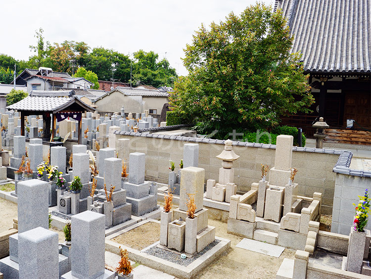 銀山寺墓地