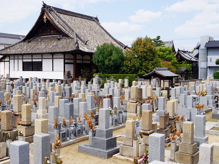 銀山寺墓地